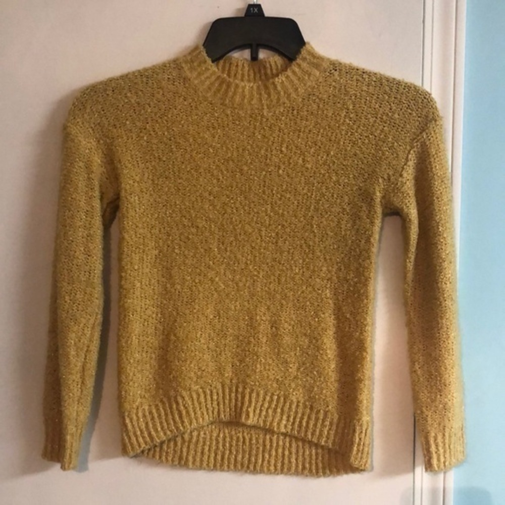 Copper key girls‎ size medium. Yellow/gold sweater C9